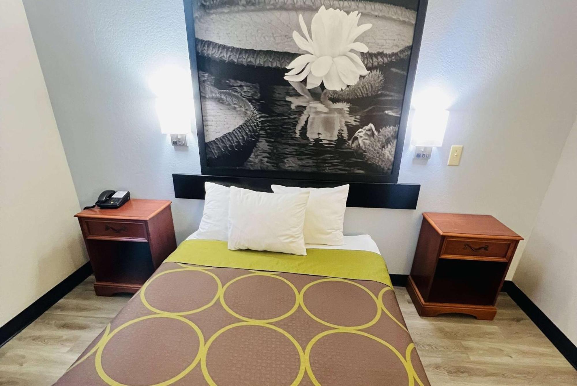 ซูเปอร์ 8 บาย วินด์แฮม พิตส์เบิร์ก/มอนโรวิลล์ Hotel ภายนอก รูปภาพ