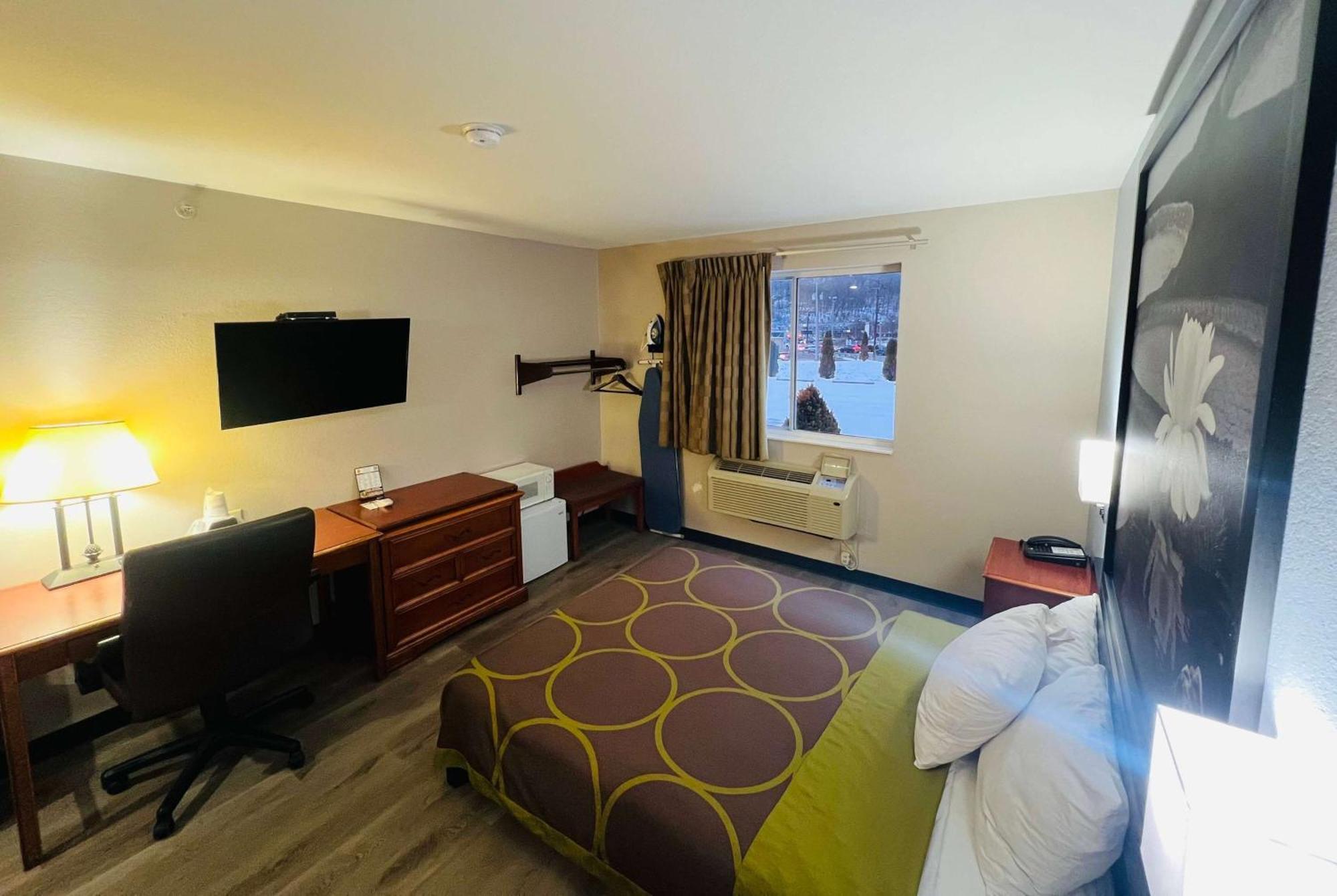 ซูเปอร์ 8 บาย วินด์แฮม พิตส์เบิร์ก/มอนโรวิลล์ Hotel ภายนอก รูปภาพ