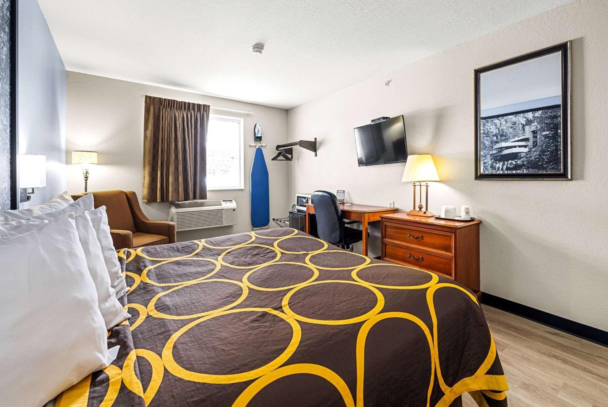 ซูเปอร์ 8 บาย วินด์แฮม พิตส์เบิร์ก/มอนโรวิลล์ Hotel ภายนอก รูปภาพ